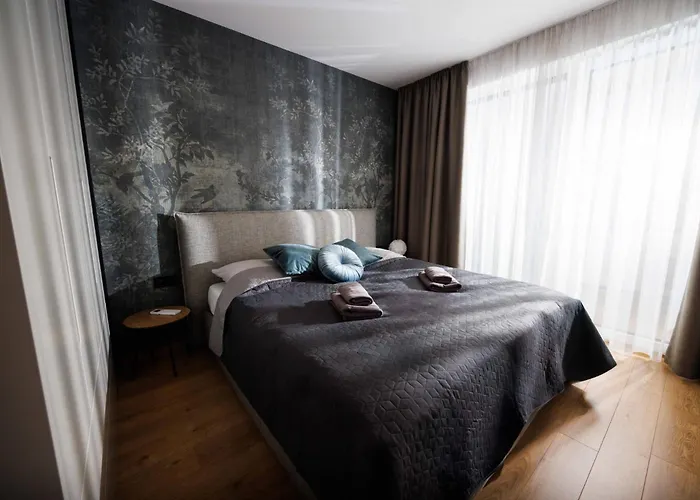 Luxury Center 2- Parking Included Lägenhet *