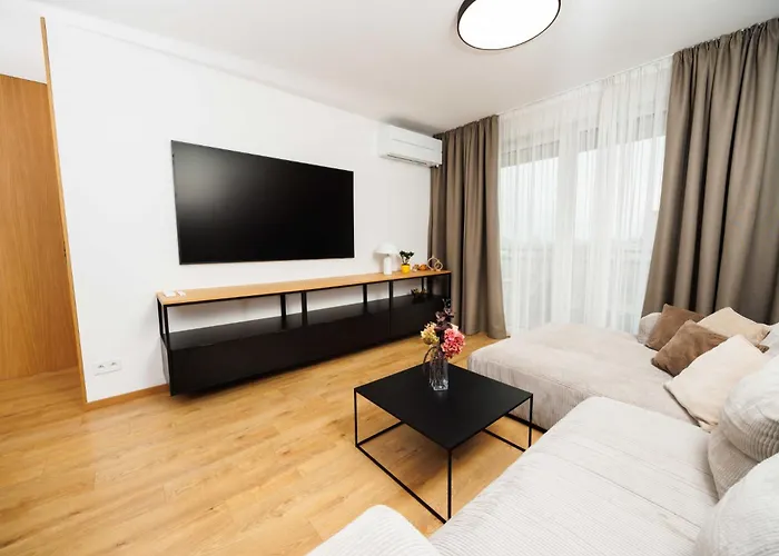 Lägenhet Luxury Center 2- Parking Included *